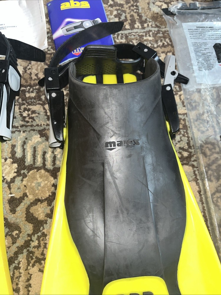 Mares Plana Avanti Fins Regular Yellow Size Regular with Inserts
