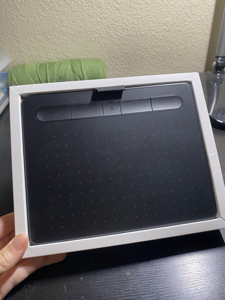 Wacom Intuos Wireless Graphics Drawing Tablet with Bonus Software