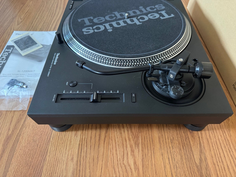 Technics SL-1200MK7 Direct Drive Turntable System - Black