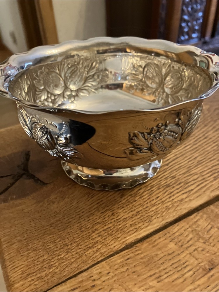 VTG Silver Plated Prima NilsJohan Sweden Footed Pedestal Repoussé Fruit Bowl 6”