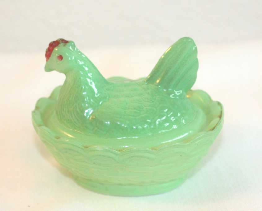 Mini Hen On Nest Salt Cellar - Jadeite