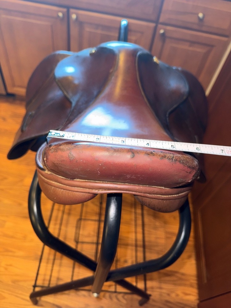 Kincade 15" close contact hunter jumper saddle solid condition