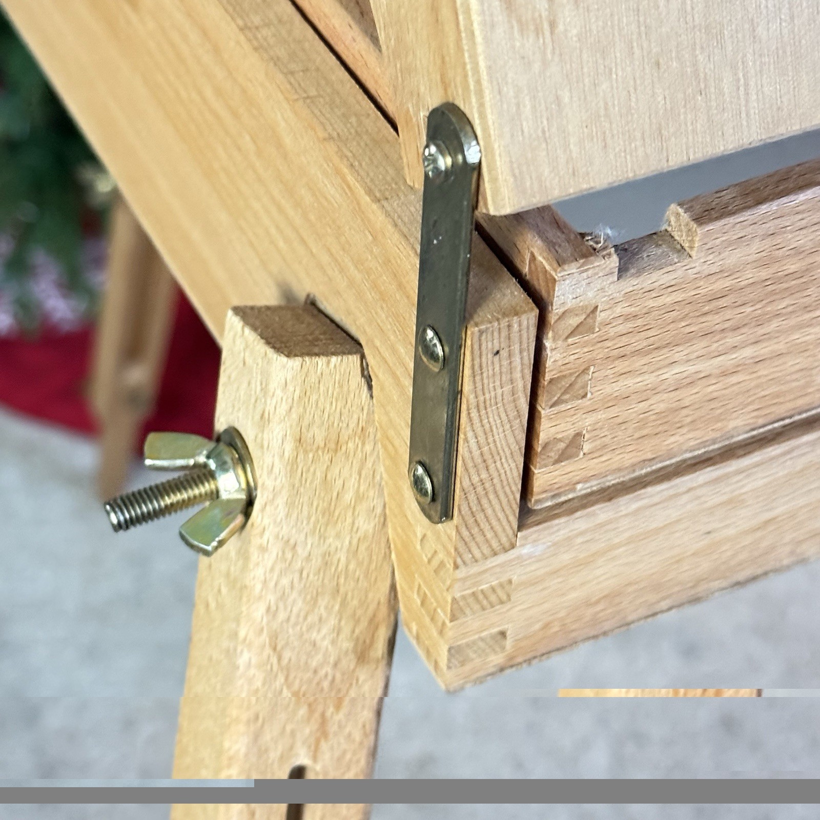 Jullian Paris Full Size French Box Easel European Beechwood