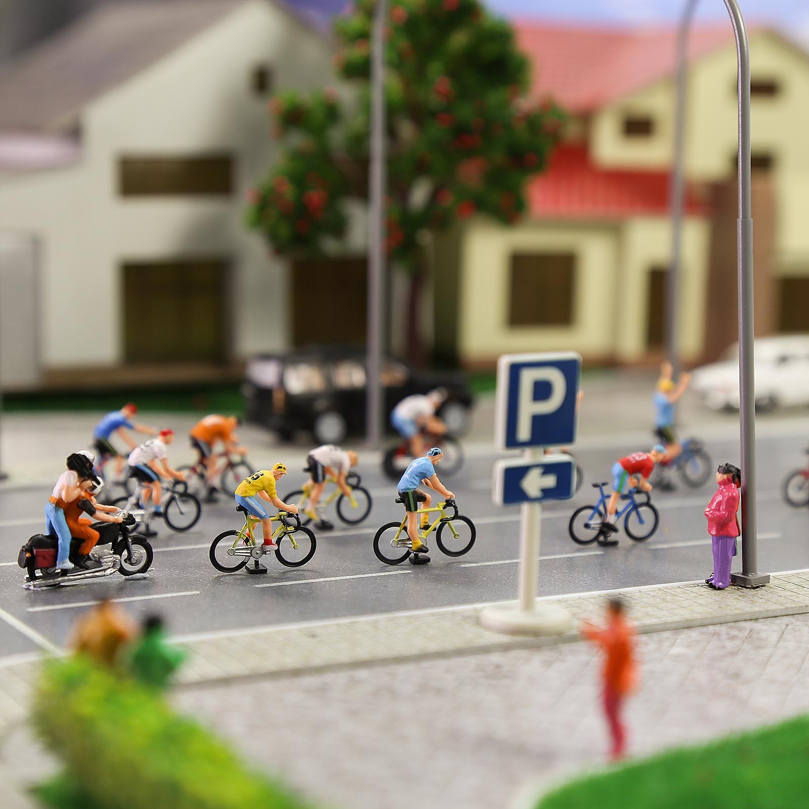 Model Railway HO Scale 1:87 Cyclist 15 Poses Bicycle Motorcycle Cycling Scene