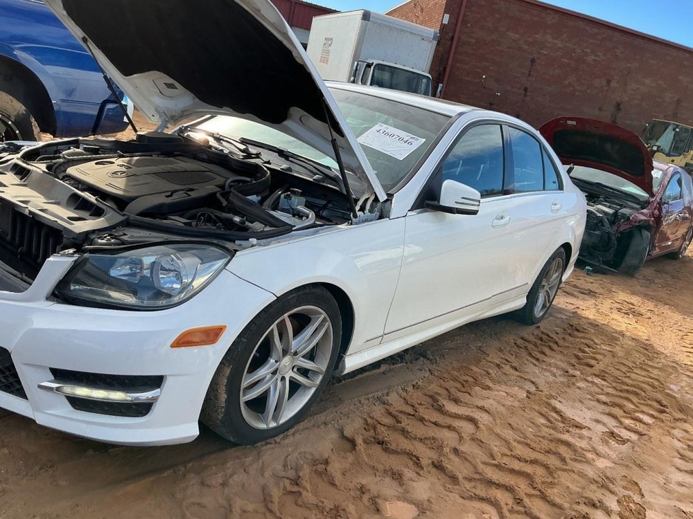 C220 2013 Glove Box 4964459