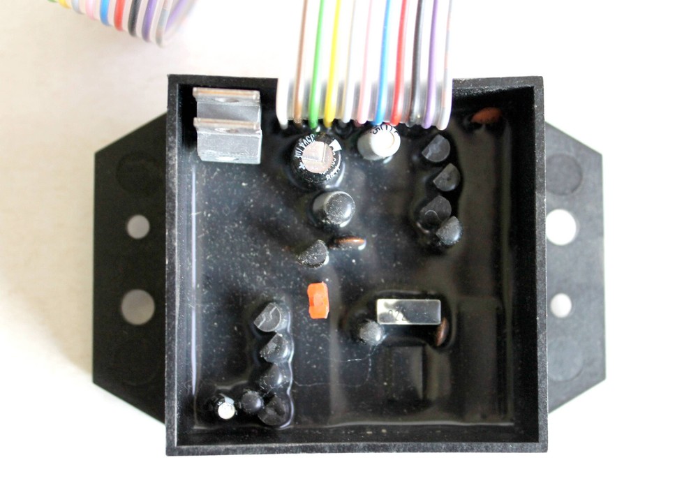 LAUER USB 10 UNIVERSAL SYSTEM - ELECTRONIC SYSTEM BLOCK FOR RAILWAY MODEL