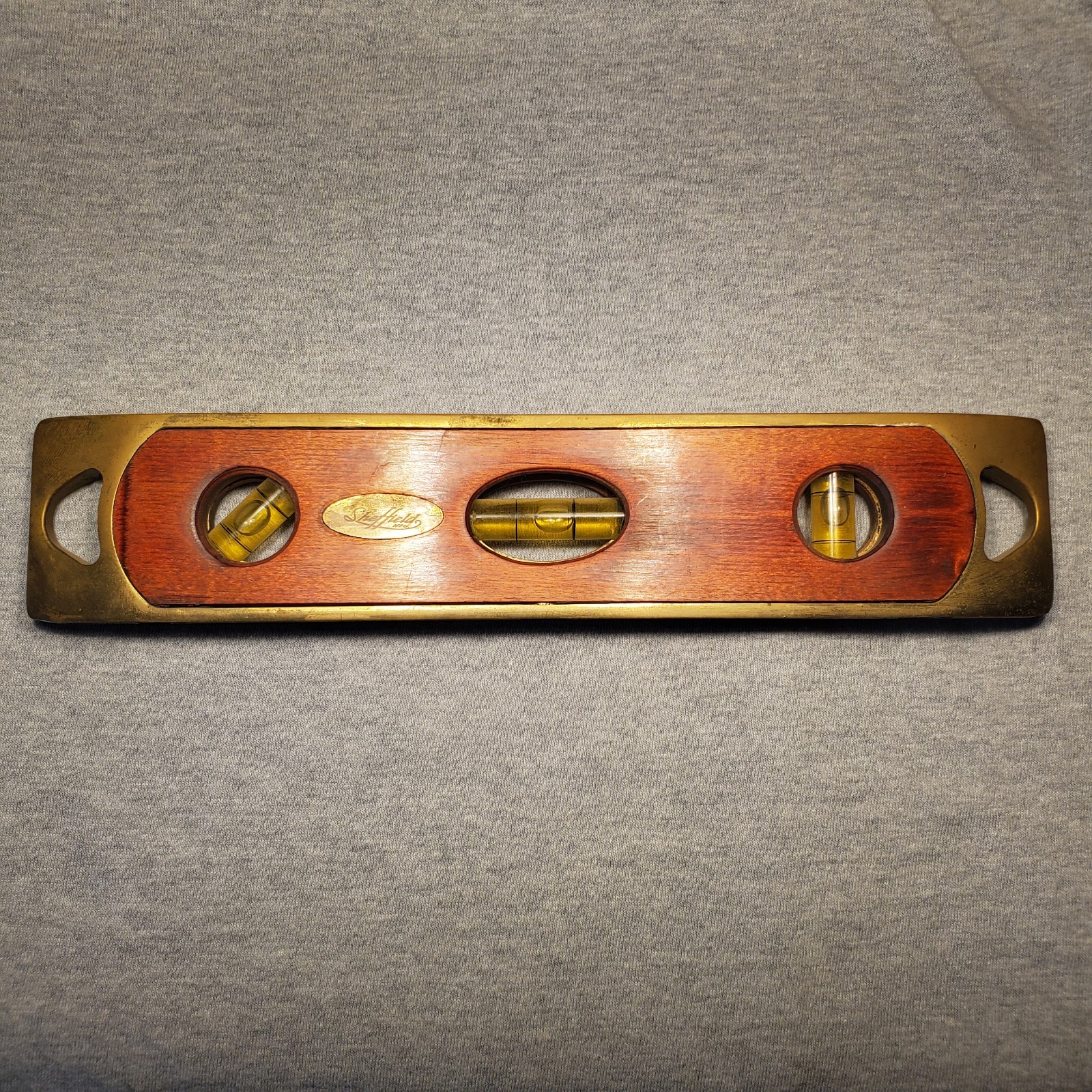 Sheffield MFG 9" Level And 4 In 1 Scewdriver Hardwood And Brass