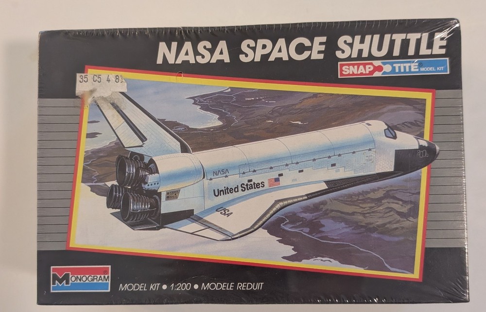 Monogram Snap Tite 1:200 NASA Space Shuttle Model Kit # 5905