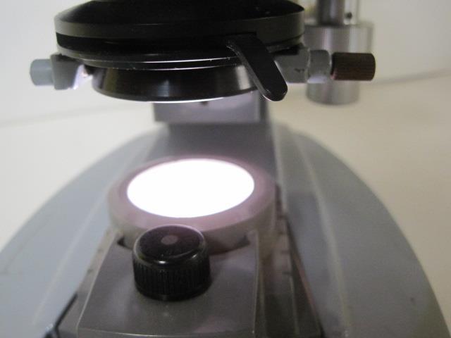 Spencer American Optical Monocular Lighted Lab Microscope w/Objectives 10x 45x