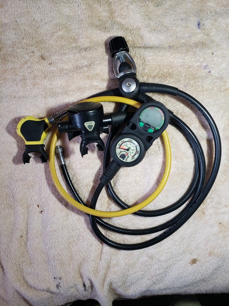 AQUA-LUNG SCUBA DIVE SYSTEM