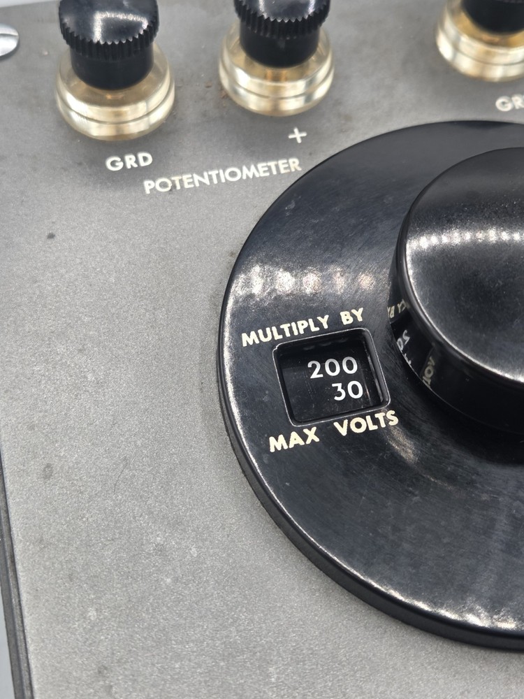 Vintage Leeds & Northrup 7592 Volt Box 750 Ohms/Volt (Untested)