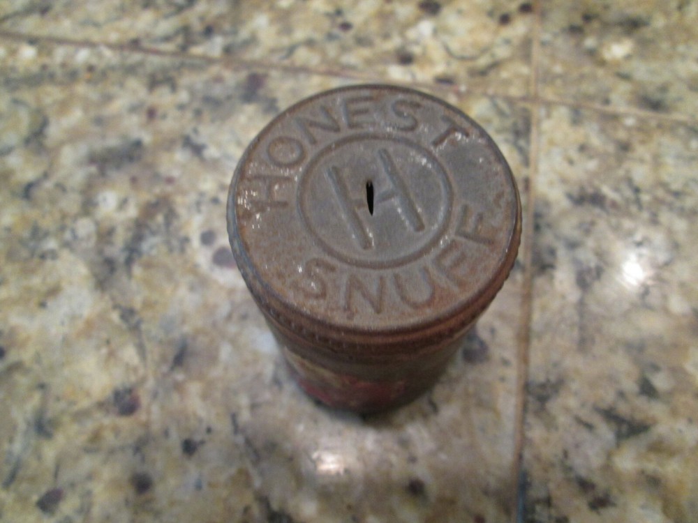 ANTIQUE RUSTED SCOTCH SNUFF CAN WITH LID