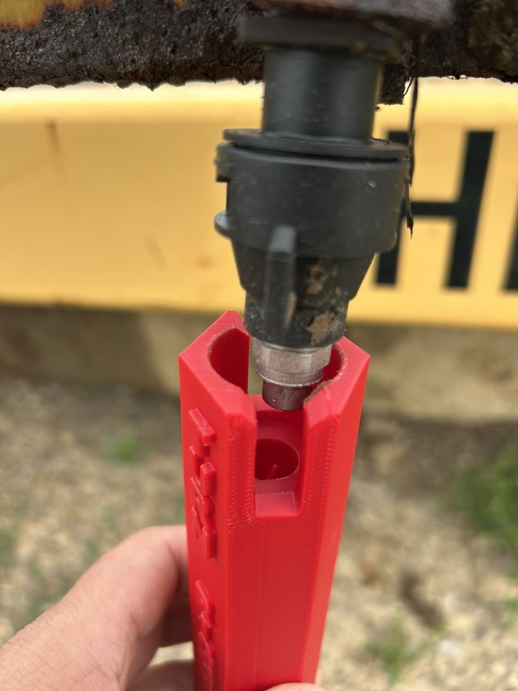 TurnRight Multi-Use Spray Tip Installation and Planter Plate Latch Tool