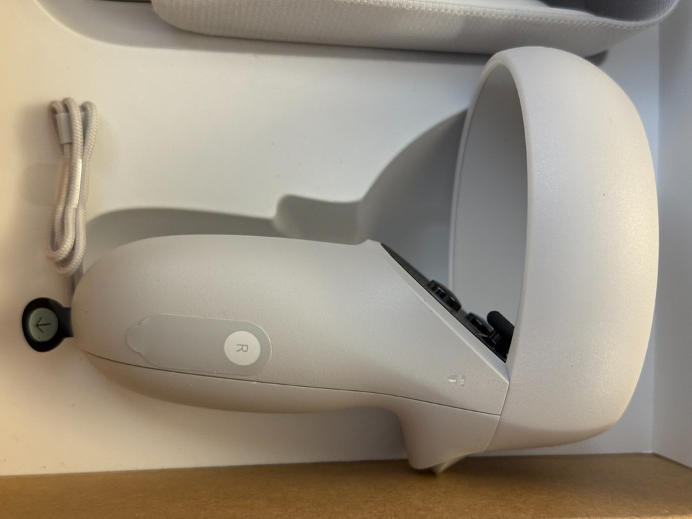 256GB MINT Boxed Meta Quest 2 VR Headset - MINT Condition w Controllers + Extras