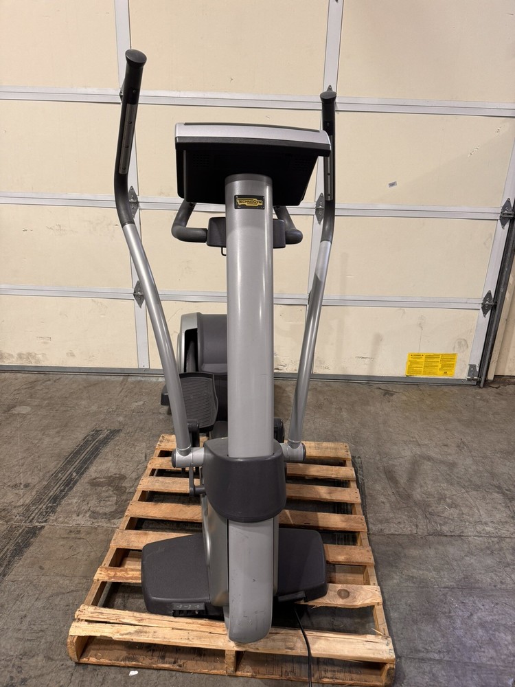Technogym Synchro Excite 700iP Elliptical