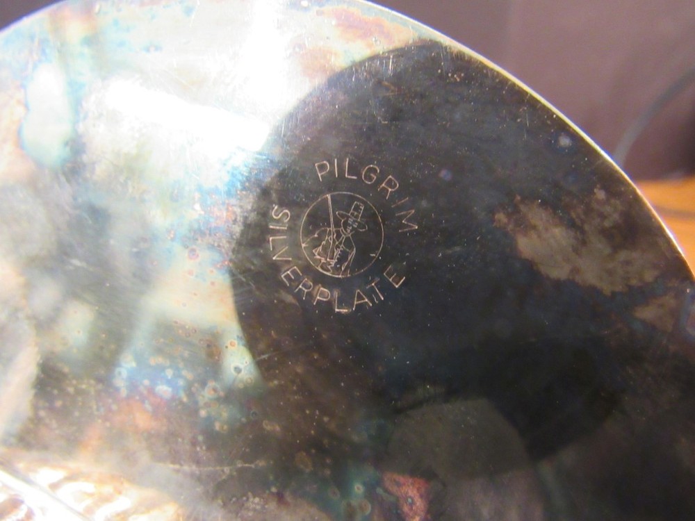 VINTAGE PILGRIM SILVER SILVERPLATE SHELL SERVING DISH (EZS001589)
