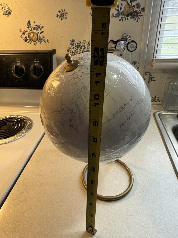 Legend International Boundary White World Globe