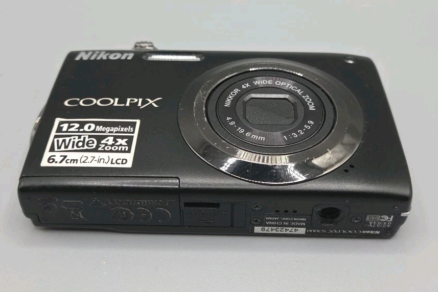 Nikon Coolpix S3000 Digital Compact Camera, SPARES ONLY, Please Read.