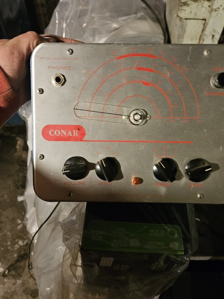 CONAR Base Station Ham Radio Receiver Model 500 AM CW Silver Blue Tuning Dial