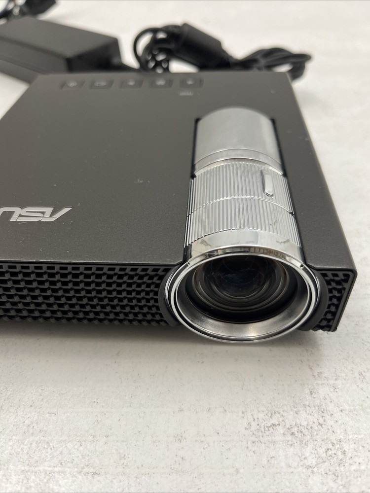 Asus P1 LED Portable Projector Great Working Order