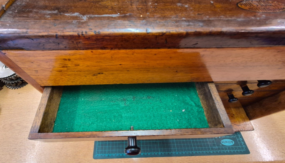 Moore & Wright Engineers Toolmakers Cabinet - 7 Drawers & Top Compartment & key