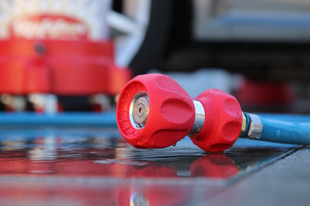 New Fireman's 5-Spray Pattern Red Hose Nozzle Compact and Powerful HISC50CS