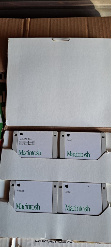 Apple Macintosh System Software 7.0 – Complete Floppy Disk Set 1991