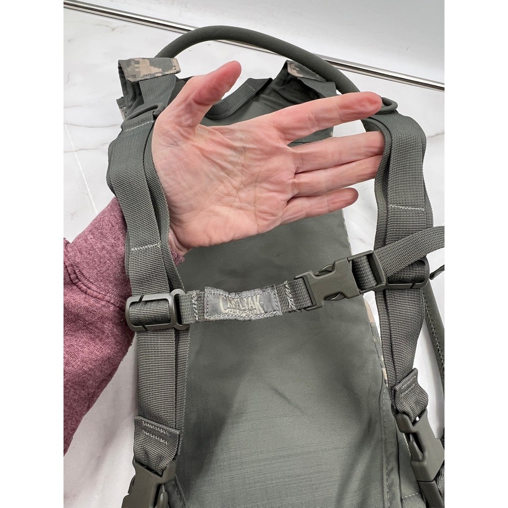 Camelbak Maximum Gear Hydration Pack Digital Camo Tactical Water Bladder