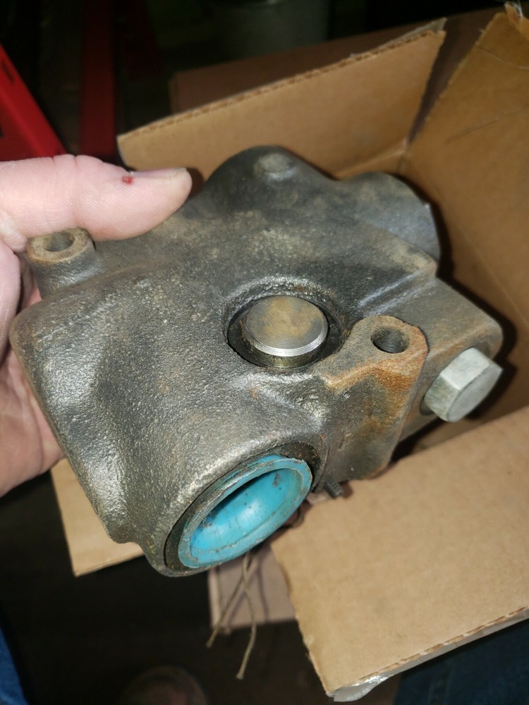John Deere AT53246, Control Valve