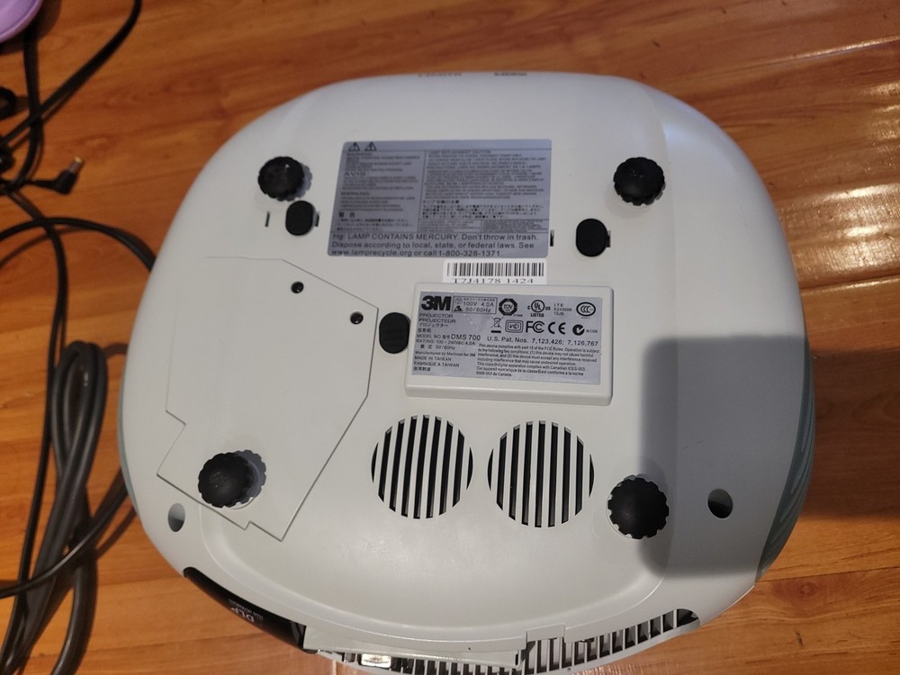 3M DMS 700 Projector