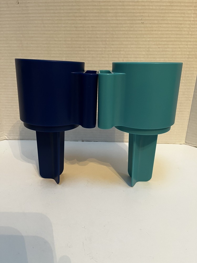 BEACH CUP HOLDER SET OF TWO PLASTIC AQUA/BLUE BEVERAGE MOBILE PHONE STORAGE.