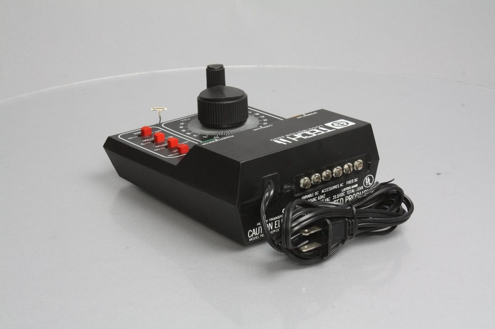 MRC 2500 HO Scale Loco-Motion Tech II Model Train Control LN/Box