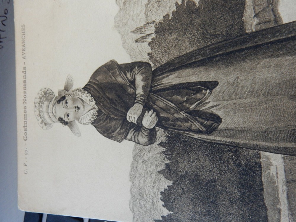 AVARANCHES NORMANDY EARLY 1900S POSTCARD PORTRAIT N