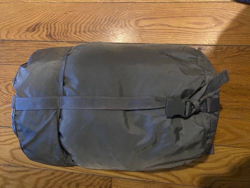 USGI Improved Modular Sleep System Intermediate Sleeping Bag with Stuff Sack