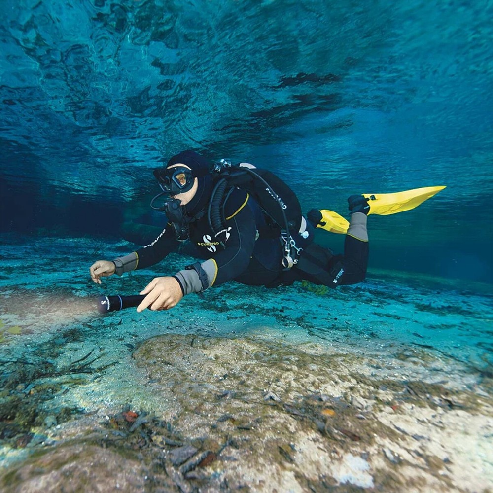 Scubapro Nova 850 Tec Lumens Dive Light