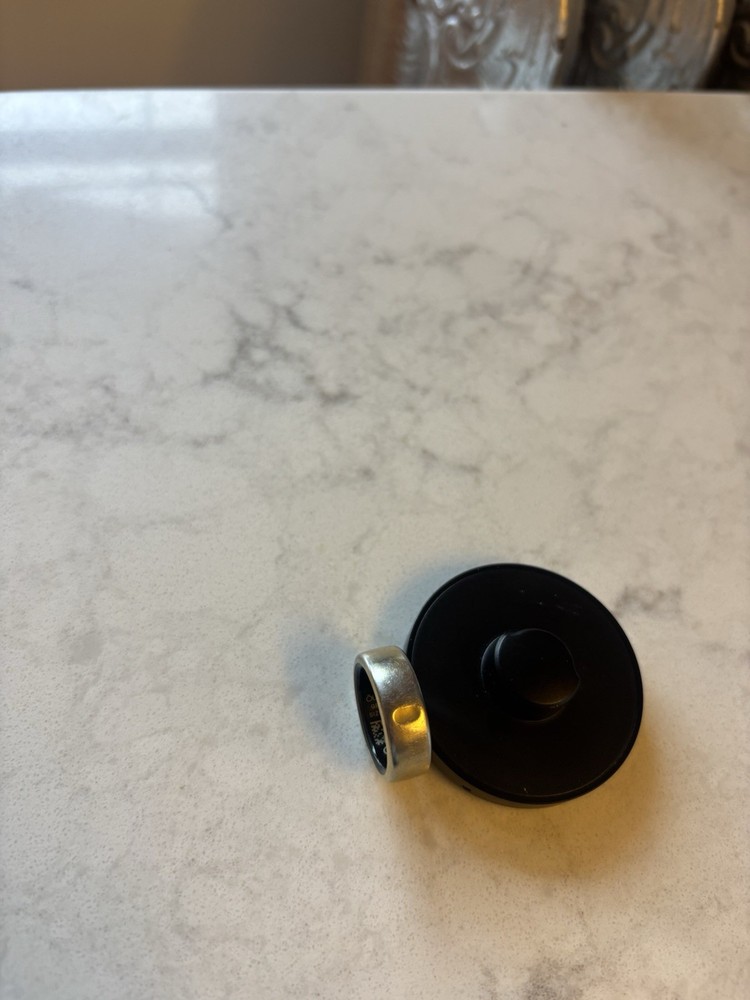 Oura Ring Gen 3 Size 7 + TWO Chargers