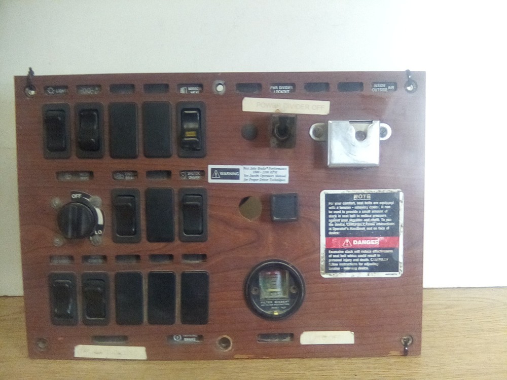 Mack Dash Switch Panel 84MT512M28