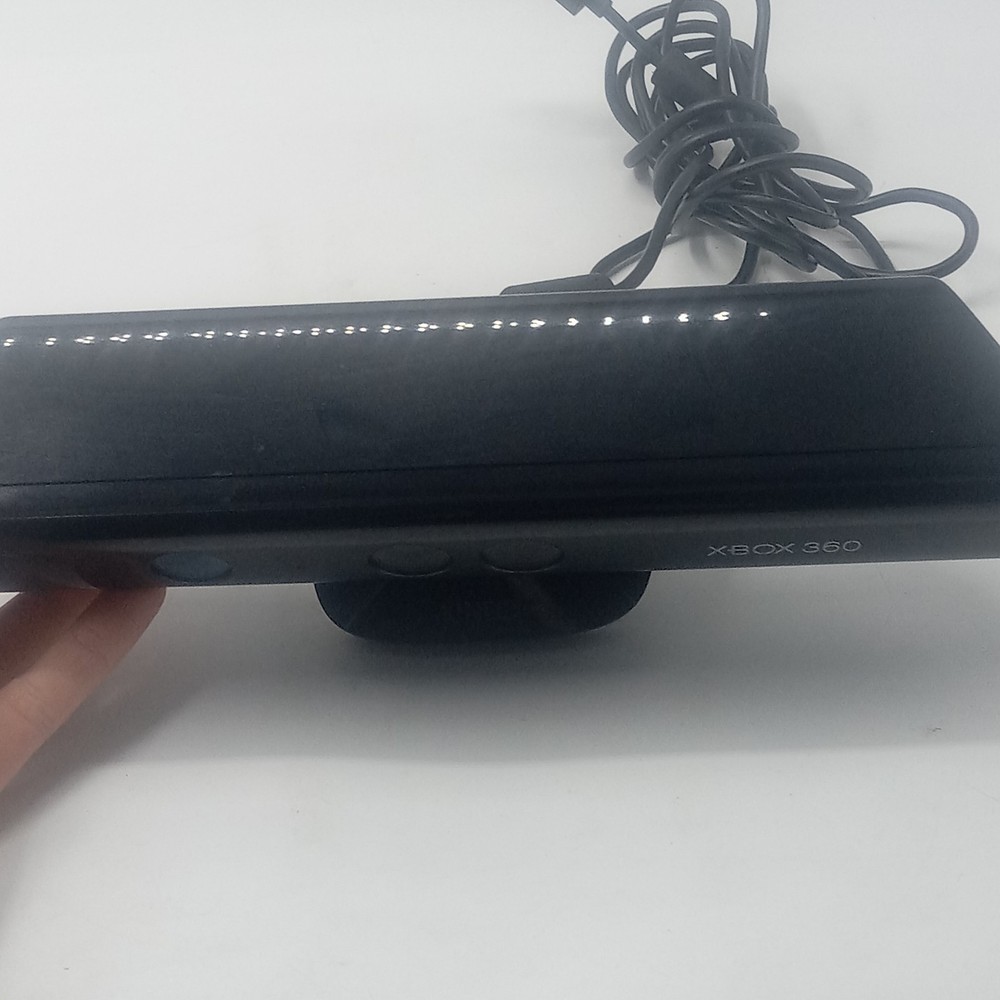 Microsoft Xbox 360 Kinect Sensor Bar Model 1414 W 2 Games Bundle Lot Untested