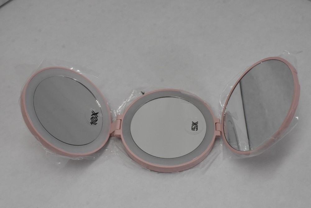 Blushly Trifold Lighted Compact Mirror LED Magnification Compact Mirror Pink
