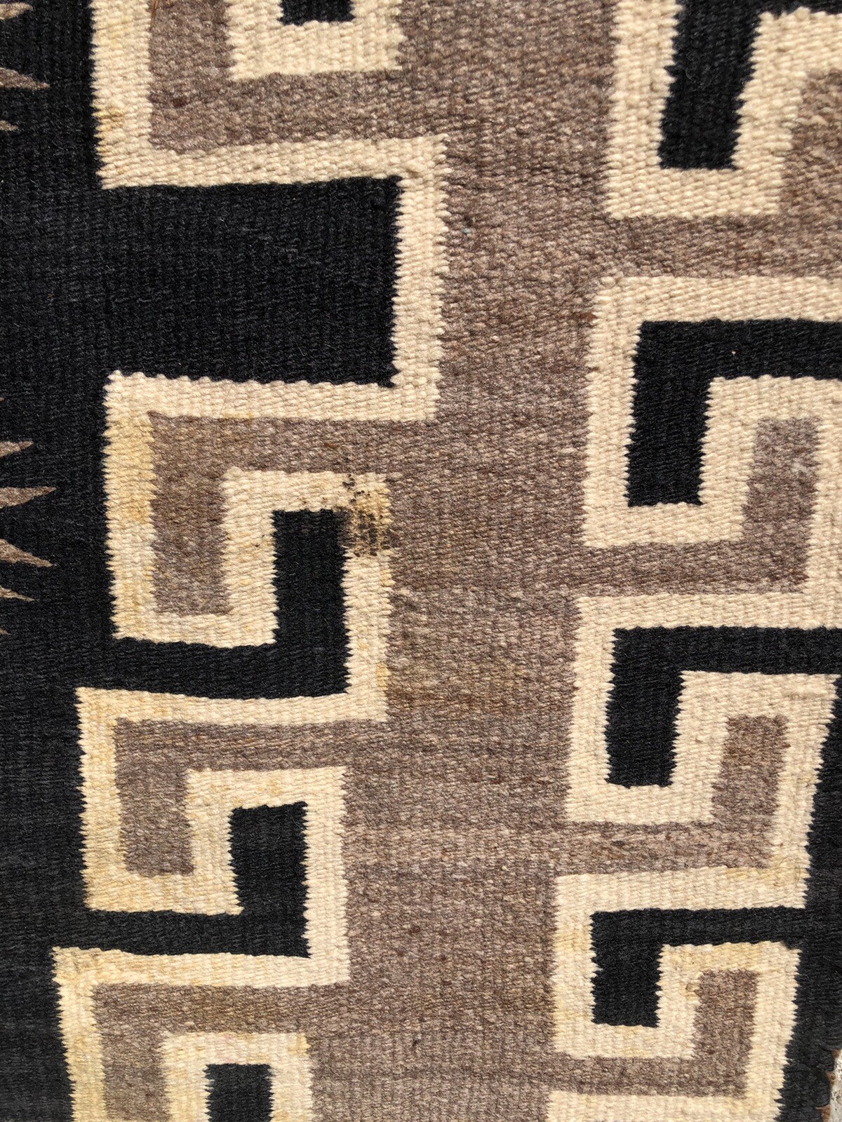 ANTIQUE NAVAJO WEAVING RUG NATURAL CHURRO WOOLS AUTHENTIC NATIVE c1930 62”x29”