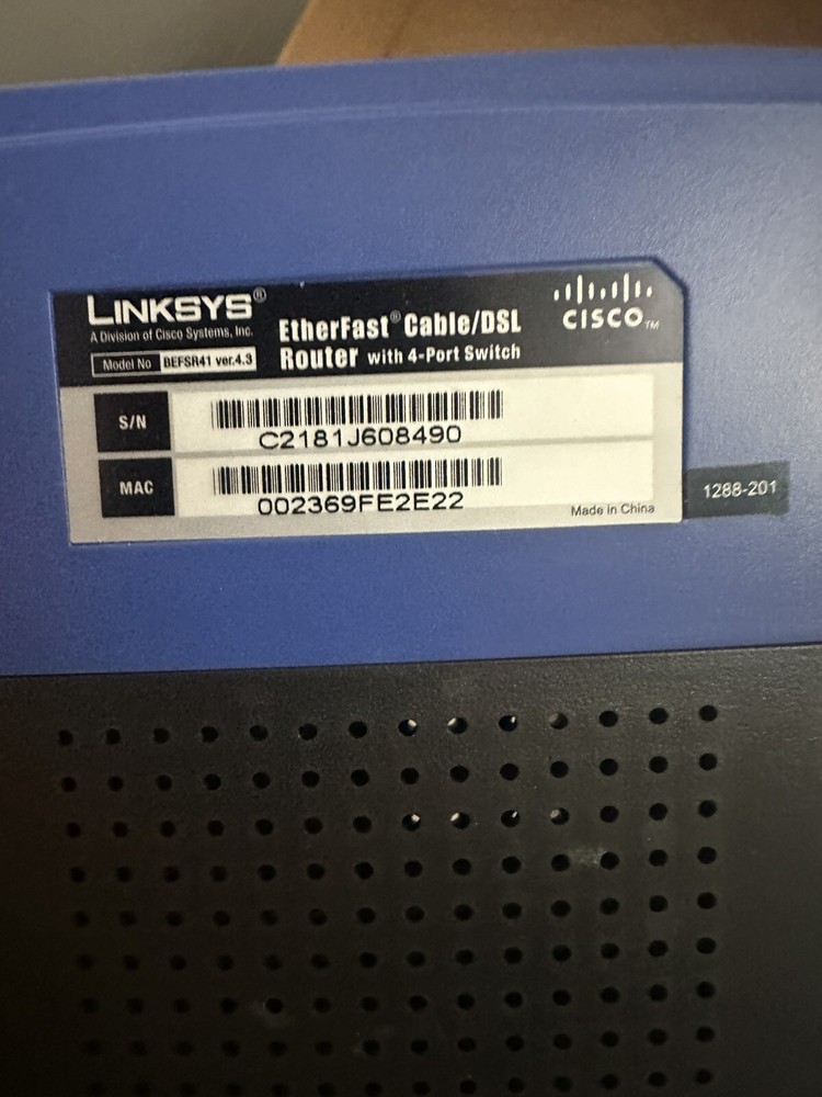 New Linksys EtherFast BEFSR41 cable/DSL router with 4-port switch (w/LAN cable)