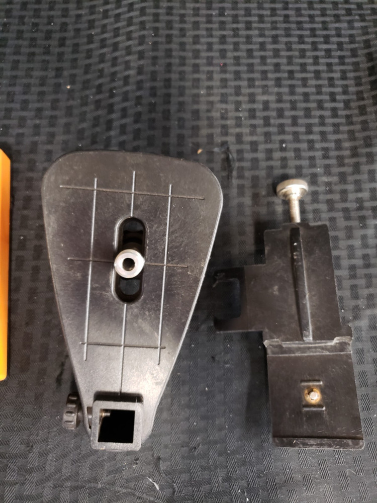 478717 - Johnson Laser Level (40-6515) with Case & Attachments