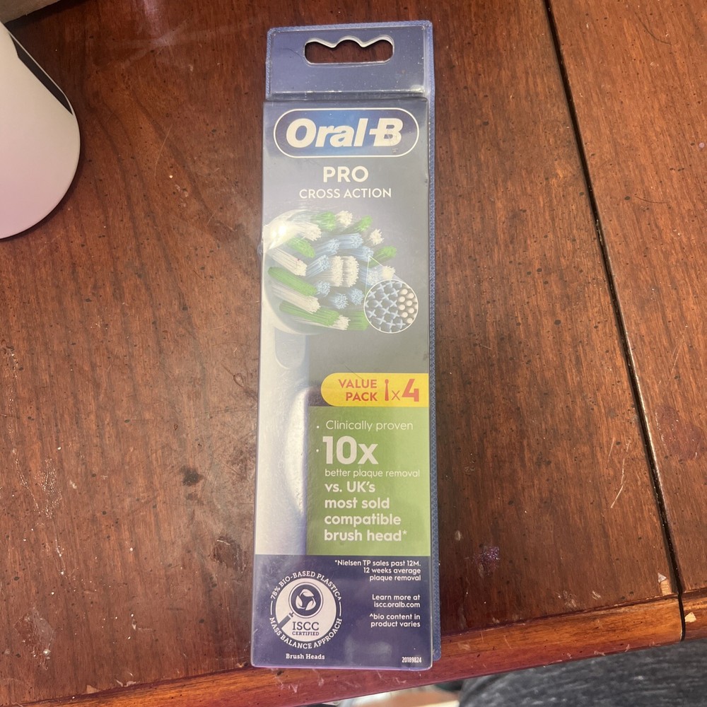 NEW Oral-B Pro Cross Action Replacement Toothbrush Head 4 count
