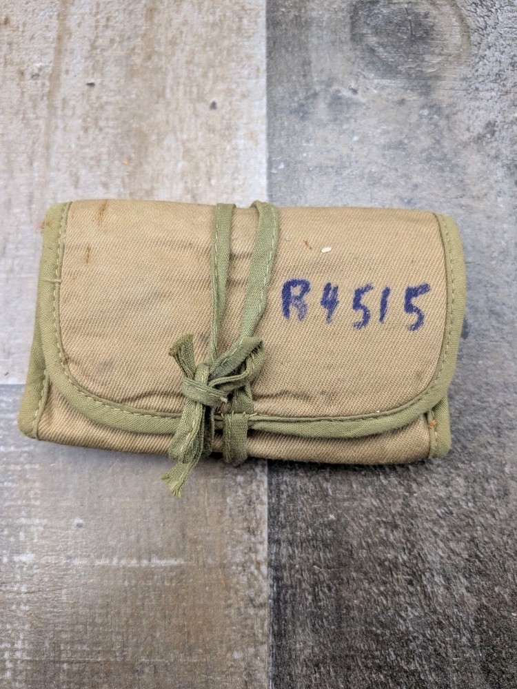 WW2 Sewing kit Vintage Buttons & Thread WWII