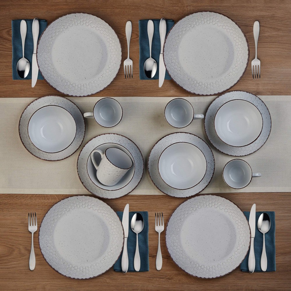 Bumble Bee 16 Piece Dinnerware Set, For 4