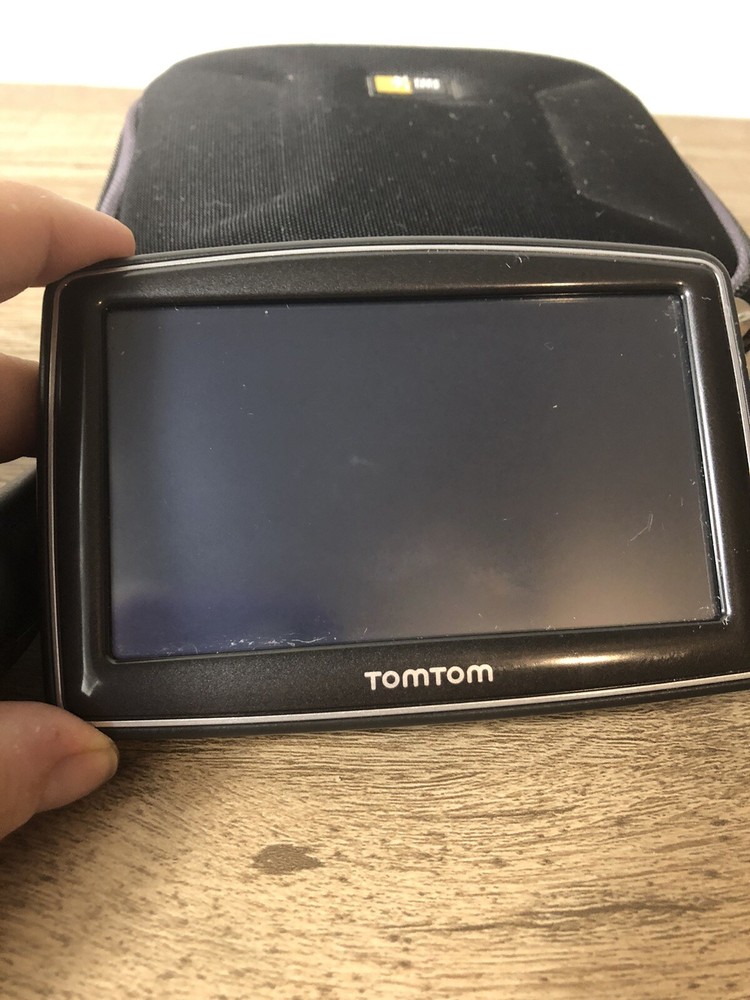 TomTom XL GPS N14644 Touchscreen GPS Tested With Case Bundle