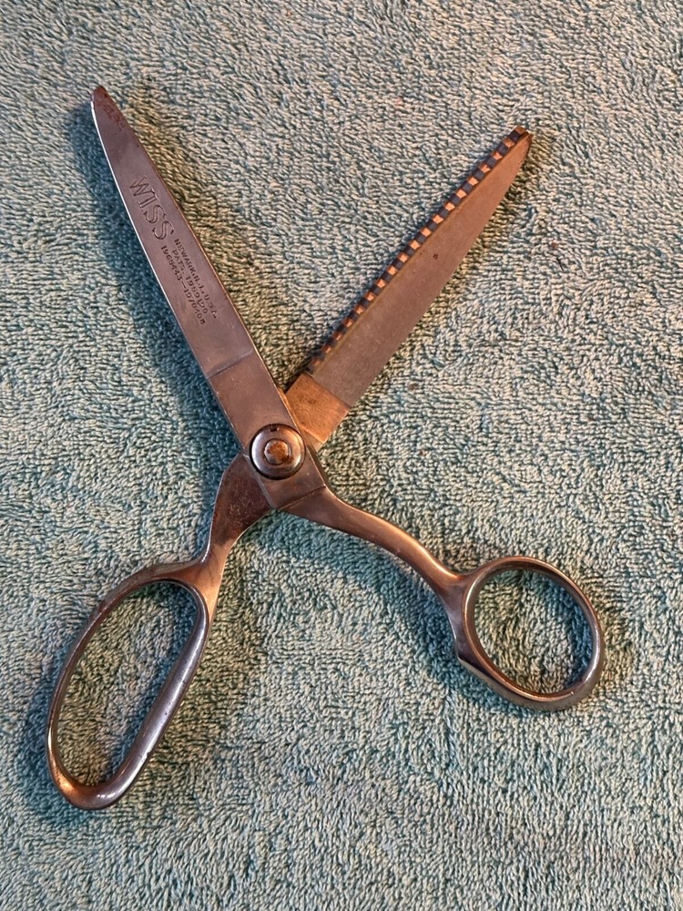 J Wiss & Sons Model C Pinking Shears Sewing Scissors VTG