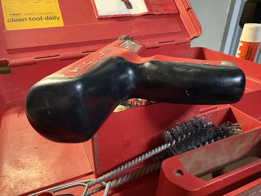 Hilti DX35 Powder Actuated Tool + Manual In Hard Case READ DESCRIPTION