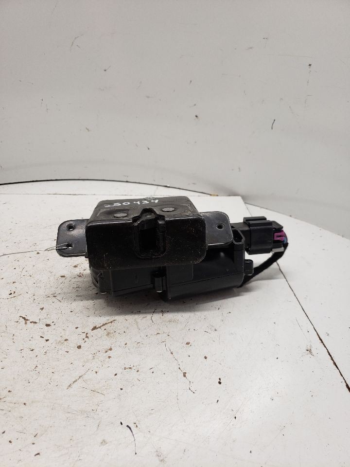 TRAVERSE 2012 Door Lock Actuator 1381546 OEM