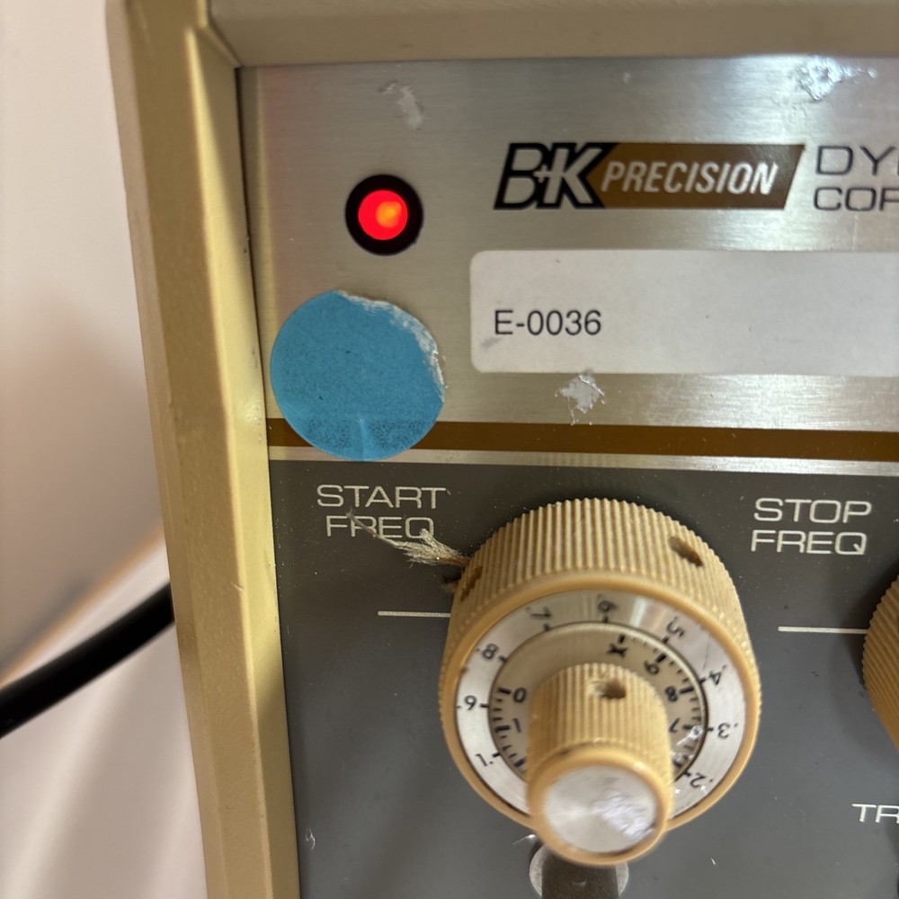 B+K Precision 3030 Sweep/Function Generator, Dynascan Corporation